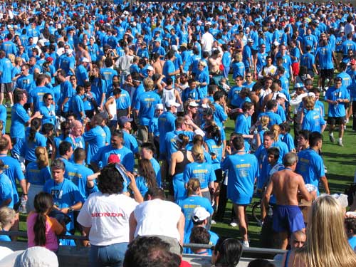 A Sea of Blue-shirted Runners